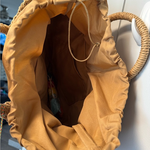 NWOT Woven Straw Tote with Colorful Tassels - Picture 4 of 9